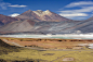 File:Miscanti Lagoon near San Pedro de Atacama Chile Luca Galuzzi 2006.jpg智利是南美洲的一个国家。智利西部和南部濒临太平洋，北靠秘鲁，东邻玻利维亚和阿根廷。智利南北长4300多公里，位于安第斯山脉与太平洋之间，东西平均宽度却只有200公里。总地来说智利可分三个区域：北部多山，许多山峰在6000米以上，在安第斯山脉的两条山脊之间是阿他加马沙漠；中部气候类似地中海气候，这个区域土地非常肥沃，人口众多；南部人烟稀少，降雨极丰富。图为智利阿