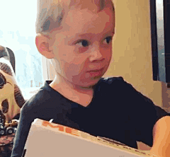 假笑男孩表情包