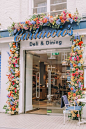 Early Hours Spring 2019 Floral Installations | London    early hours London, spring flowers, spring floral installations, colourful flowers, spring in bloom, London in bloom, London florist, London hot spots, London restaurants, London luxury florist, flo