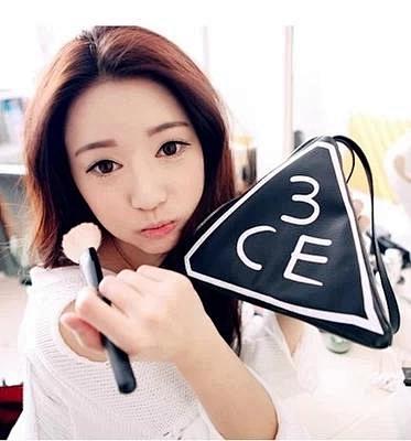 正品韩国stylenanda3ce三只眼三角黑白色超大容量化妆包pu淘宝网