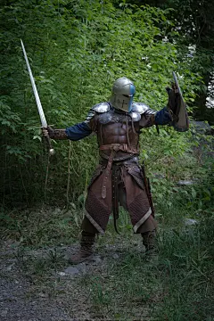 高清中世纪士兵服装素材人物盔甲速写插画练习 影视游戏角色设计-淘宝网