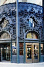 Northwest ornamental cast-iron entrance to the Carson, Pirie, Scott & Co Building - Louis Sullivan, 1898-1904