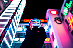 vivi努力画画采集到霓虹灯、赛博朋克风景照片