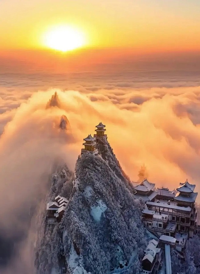 《家乡洛阳城》老君山