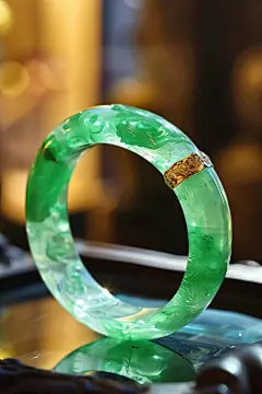 首饰店翡翠玉镯鉴赏