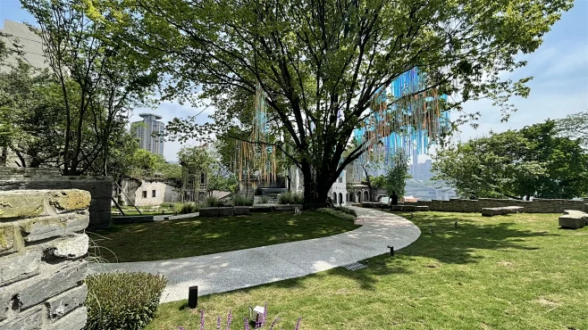 历史的在场与再生：仁爱堂·荒野花园剧场 ...