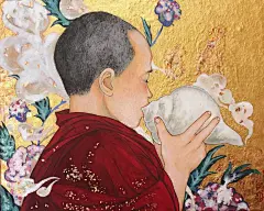 艺术者赵樱乔：“百年巨匠”美术策划，用岩彩画宗教童话，作品被艾美奖导演收藏 : 耐心点，文末有惊喜哦！~ 平静祥和的小僧人 敬畏生命 拥抱四季 看到这些作品不禁好奇 背后的创作者是什么样的人 能做出有如此神奇文化色彩的作品呢？ 本期为您介绍 【艺术者】认证艺术家赵樱乔 这位90后的女画家毕业于伦敦艺术大学 看她个人履历的话会发现 她与生俱来的天赋和才华作品更是获奖颇丰 以下为赵樱乔部分获奖参展经历： 首届中国插画艺术展，入会资格作品。 第二届Pebeo 创意绘画大赛“一等奖”...