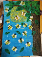 小蜜蜂嗡嗡嗡～少儿水粉  儿童画素材 创意儿童画 
泡泡纸做蜂巢年龄小的儿童树叶蜜蜂可以画好剪贴 背景用彩色卡纸 ​