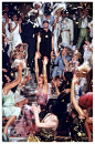 我眼里的奢侈是这样有距离的，爱而不得，华丽，欲望，带一点消沉和迷醉。
至少，不会拼命兜售“少女心”
Christian Dior  by John Galliano
Spring/Summer 1998 ​​​​