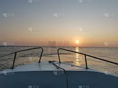 沈本那潜水前，西巴丹岛美丽的日落景色。马来西亚沙巴,。婆罗洲。