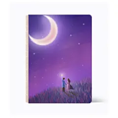 月光星空下牵手的情侣丨自个网，是一家面向设计师，IP以及企业，专注于原创插画周边产品的在线定制平台。