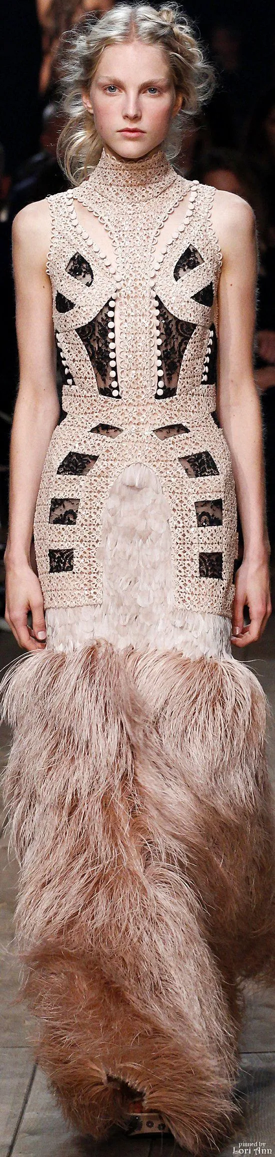 Alexander McQueen Spring 2016 RTW: 