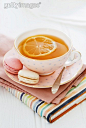 饼干,柑橘属,曲奇,杯,饮料_gic7554979_A cup of lemon tea and macaroons_创意图片_Getty Images China