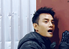 #王凯kkw##陪王凯战斗一夏# 变成表情包的宝宝也是敲可爱der从来不敢想象吃活章鱼，但是现在忽然好想吃啊