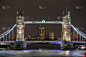英国伦敦——夜间著名的塔桥