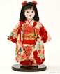 市松人形 – 江户时代有人以当时的歌舞伎舞者佐野川市松的脸为范本，创作出了一种可以替换衣服的娃娃，后称为市松人形。