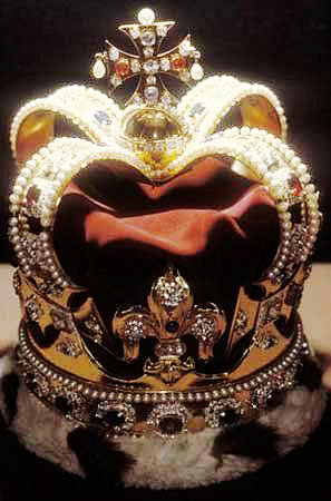 圣爱德华王冠是英国王室的王冠之一。这个王...