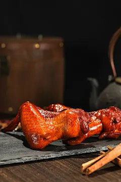 卤味拍摄卤鸡中翅卤味小吃美食摄影图