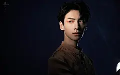 罗云熙锦鲤妆帅气写真桌面壁纸