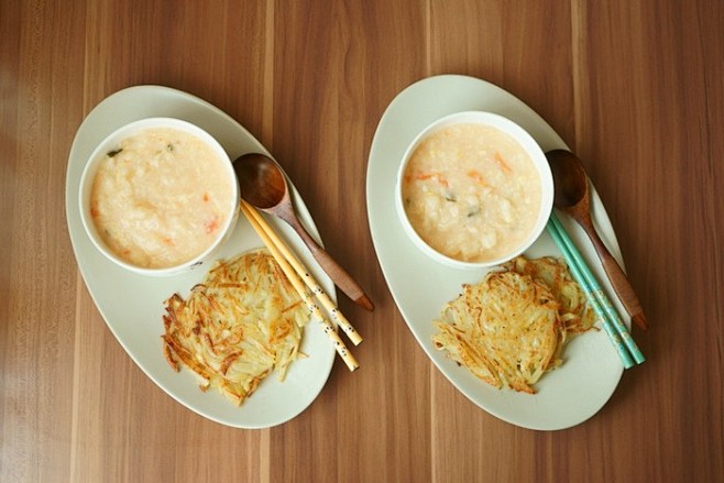西红柿疙瘩汤+土豆丝饼