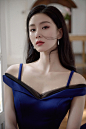 组图：刘诗诗穿蓝色长裙气质优雅 肩颈线优越天鹅颈好迷人 : 7月17日，工作室分享刘诗诗最新写真大片，她身穿蓝色长裙，优雅迷人，一颦一笑尽显端庄气质。