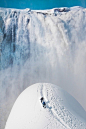 加拿大魁北克，北美洲最高的瀑布“蒙特伦西瀑布。