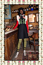 Gucci Pre-Fall 2017 Fashion Show : The complete Gucci Pre-Fall 2017 fashion show now on Vogue Runway.