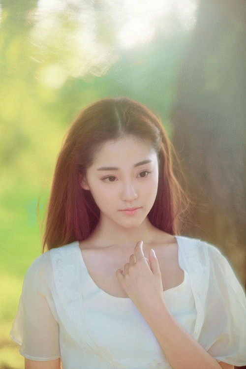 此刻，我正安静的，以淡淡的微笑，守着一场...