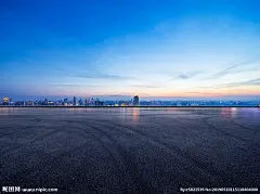 天空 城市  蓝天  道路