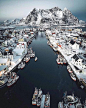 Imagen absolutamente impresionante de un encantador pueblo pesquero en henningsvær, lofoten en Noruega.  ️  Foto: @Jannilaakso