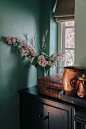 A florist’s bohemian home in Cape Town · Miss Moss : Belinda Soboil and her family live in a classic old house in the Southern Suburbs of Cape Town that beautifully mixes old and new, and of course her passion for flowers. she worked in the advertising an