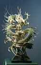 雕塑家 Forest Rogers 的作品多表现西方神话传说中的奇幻生物，她的作品呈现出惊人的生命力，优雅飘逸，仙气十足。（forestrogers.com） ​​​​