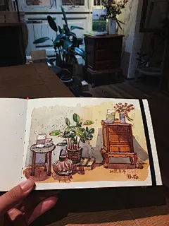 去年年底开始尝试室内写生，到现在陆陆续续打卡南宁的一些书店，咖啡厅和文创店，有些小角落给人一种很温馨的感觉。
室内写生最重要的是，灯光的表现，空间的塑造，氛围的制造，你们好好感受一下
#南宁爆料#水彩超话#遇见艺术#（via @AKA-辣椒 ） ​​​​