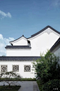 亭台楼榭匠心治园   春夏秋冬诗意画卷_园林 : 传承中式园林造园技艺精华，吸收了江南园林建筑艺术的精华，以自然的山、水、地貌为基础，但不是简单的利用，而是有意识、有目的地加以改造加工，秉承着虽由人作，宛自天开的古训，按照中式造园的手法，力求达到人…