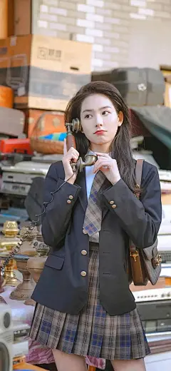 有没有喜欢的美女壁纸分享一下？ - 青柠设计 的回答 - 知乎