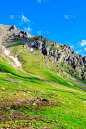 那拉提草原是新疆的山景。