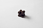 ゴロゴロ (goro goro): cubic, with many edges