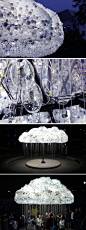艺术家Caitlind　r.c.　Brown在加拿大的一个艺术展中展出一件“灯泡云”作品。这个设计对废物进行重新构想，用一种不同的艺术视角来处理过剩的材料，远远看去就是一片散发光晕的巨型云朵。如雨滴状垂下的开关也进行了艺术性的修饰，引起市民的互动。灯泡完全点亮之时，光明、温暖、梦幻的“灯泡云”让人充满了想象。此外，这一作品，总计使用6000枚灯泡，其中5000枚为民众捐献的用过的废弃灯泡，巧妙地环保设计令人叹服。
