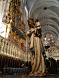 难得一见的微笑圣母像，后面的管风琴非常的大型和有历史,Snutam