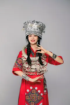 赶秋节苗族少数民族苗族舞蹈女性人物摄影图