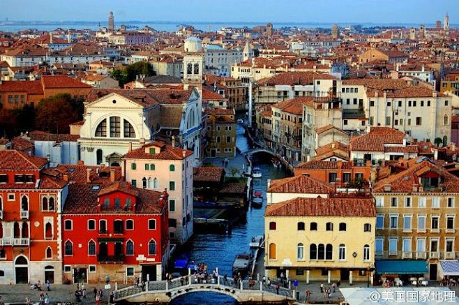 威尼斯曾经是威尼斯共和国的中心，被称作“...