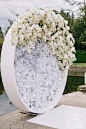 时尚的塑料+镜面材质花盒背景婚礼-国外案例-DODOWED