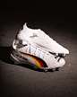 Photo shared by PUMA Football on October 29, 2024 tagging @silni.art. 可能是包含下列内容的图片：防滑鞋、运动器材和文字.
