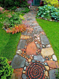 Idea of ​​the mosaic in the garden:
