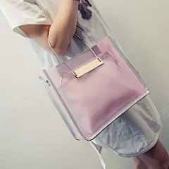 女包批发2016夏季新款欧美时尚果冻手提子母包链条单肩包透明包包 : 阿里巴巴女包批发2016夏季新款欧美时尚果冻手提子母包链条单肩包透明包包，女式单肩包，这里云集了众多的供应商，采购商，制造商。这是女包批发2016夏季新款欧美时尚果冻手提子母包链条单肩包透明包包的详细页面。货源类别:现货，是否库存:是，库存类型:整单，货号:TAO 桃732，是否支持分销:支持分销，箱包形状:横款方型，箱包潮流款式:子母包，材质:PP，开盖方式:拉链，流行元素:糖果，包内部结构:手机袋,拉链暗袋，肩带根数:单根，箱包大小