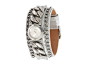 GUESS 防水女士手表，宽皮革表带，饰有银色链条，变身为大气迷人的银色系手环。 售价:1020元