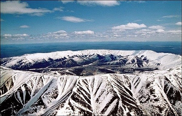 俄罗斯环形山宛如月球奇观:满地铂金-北京...