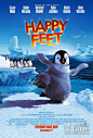 快乐的大脚Happy Feet(2006)

玛宝是帝企鹅家族中的另类分子，经常受到排挤歧视——不会唱歌是一件丢人的事情，而玛宝恰恰是这样的企鹅。但是，他格外擅长舞蹈，舞技超群的绝艺却没有带给他幸运，铁面领袖把他赶出了族门。玛宝在外面的世界流浪，却碰上了另一个族群：阿德利企鹅。他们惊叹于玛宝的舞步，邀请他前去舞会狂欢。在前往舞会路上，玛宝遇到了一个踩着摇滚舞步的流浪者，他指引玛宝去解开心中的谜团：为什么企鹅食物会越来越少，为什么海平面有大型的铁皮船，为什么船上的人对企鹅残暴不仁。于是玛宝追踪一艘铁壳船，闯