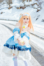 置顶 #少女前线##cos正片##索米#

❄️耳朵山的雪妖精❄️

「指挥官......我今天的服装，您还满意吗？作为迎接圣诞老人的第一人，不好好打扮可不行呢」

出镜:风霖O风霖Satori
摄影&后期:@七奈Nanako  
制衣:@不是叽酱是Q酱  
第一弹大图:O网页链接

那天推着好重的行李坐巴士杀到雪山，辛苦姐姐陪我爬雪山了
索米真可爱，圣诞皮肤的live 2d真棒啊啊！
然而我只氪到泳装的皮肤没入手到这个~只能自己出圆满下了希望指挥官们喜欢~~

抄送@摄影9课官方微薄  @少女前