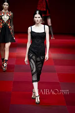 热情奔放西班牙风情入侵西西里！杜嘉班纳(Dolce&Gabbana;)2015春夏女装秀，海报带你亲临2015春夏米兰时装周_第14页_Dolce&Gabbana;